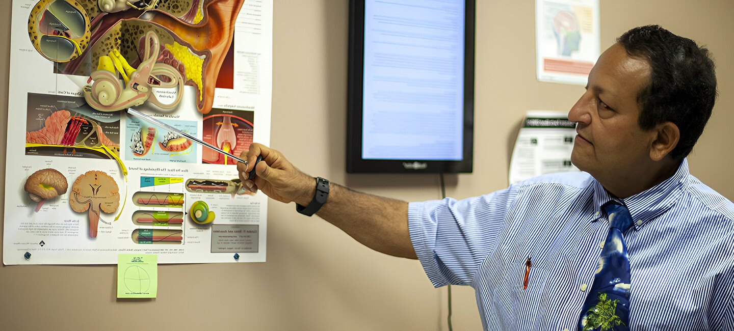 Doctor explains diagram - Mid Ohio Neurology Newark, OH